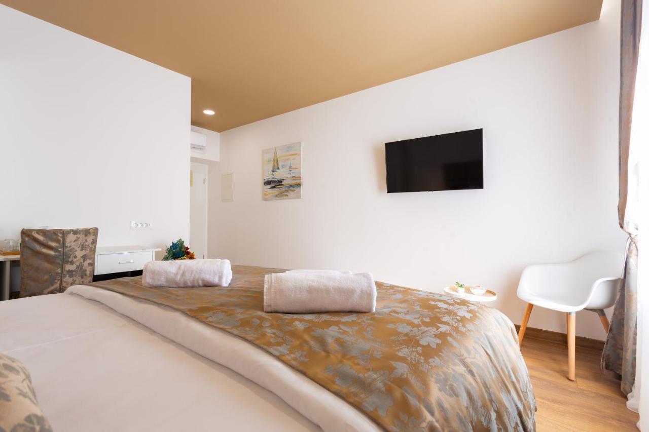 Luxury Rooms Fetivi Split Bagian luar foto