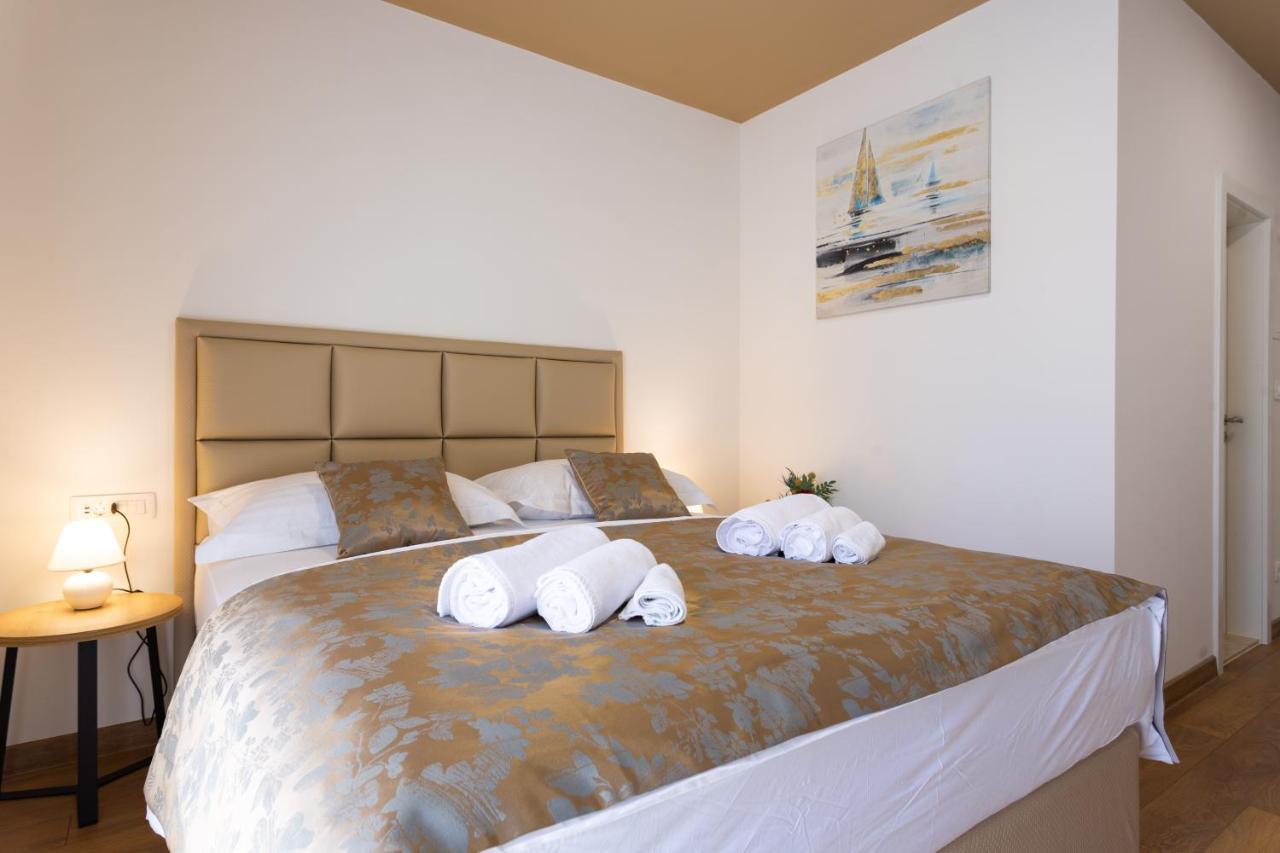 Luxury Rooms Fetivi Split Bagian luar foto