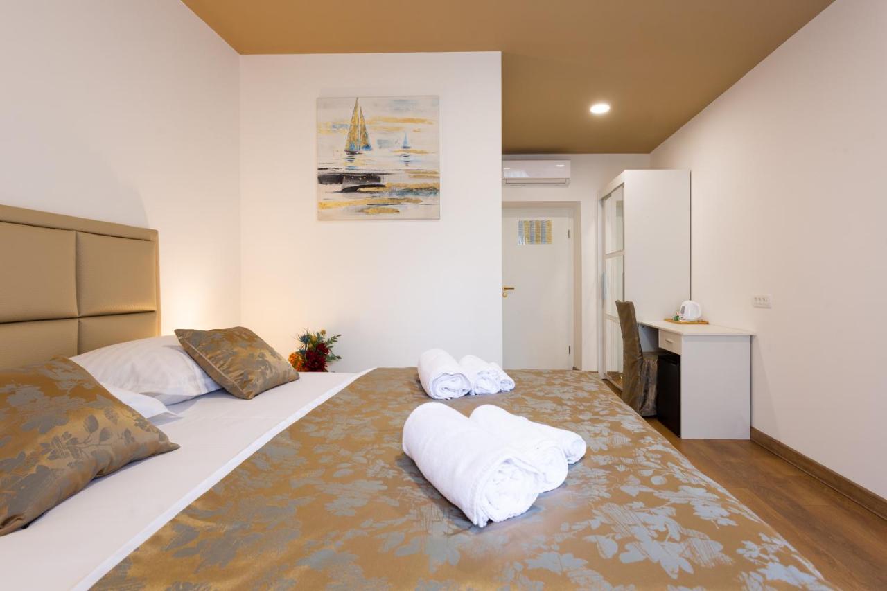 Luxury Rooms Fetivi Split Bagian luar foto