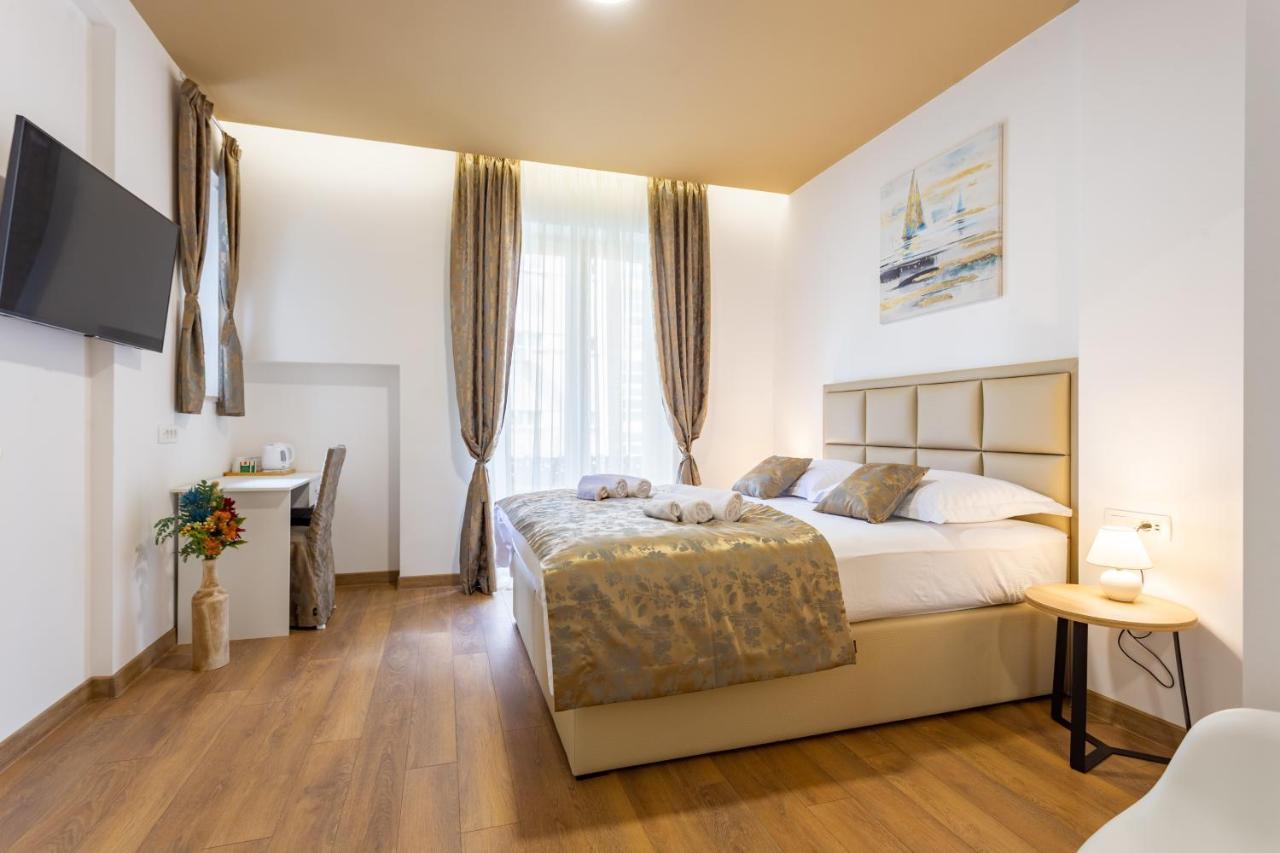 Luxury Rooms Fetivi Split Bagian luar foto