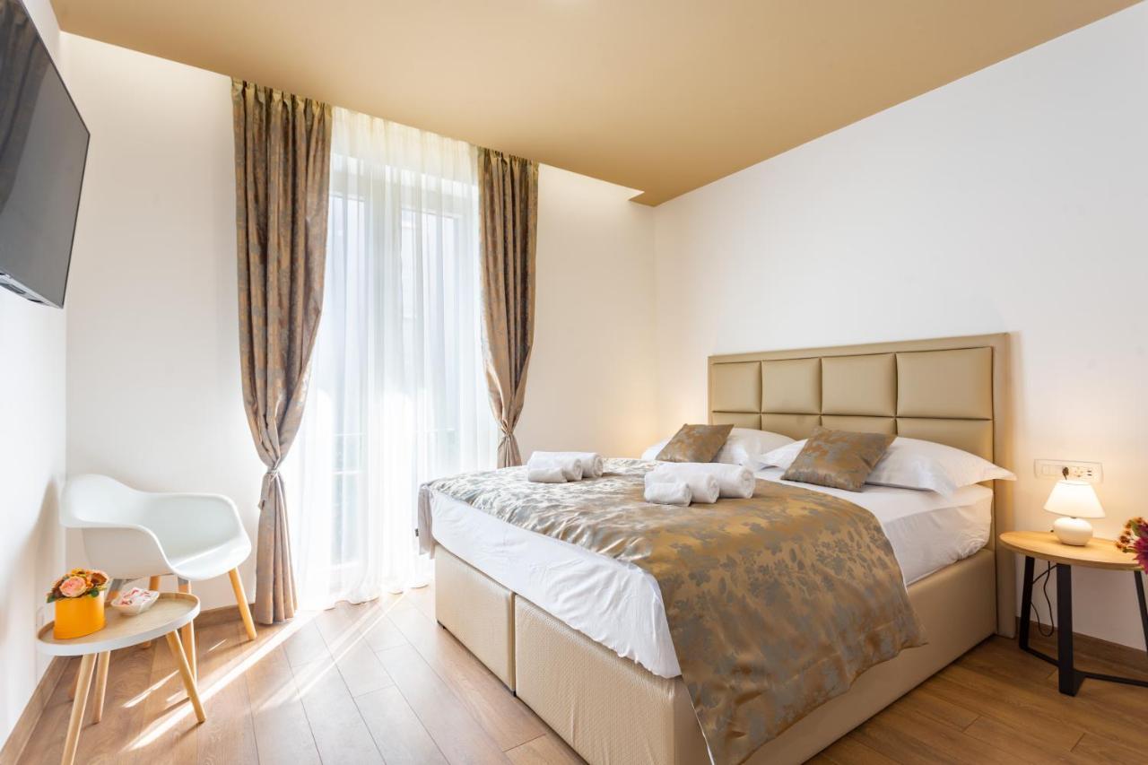 Luxury Rooms Fetivi Split Bagian luar foto